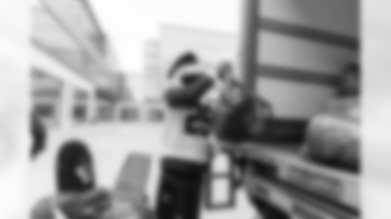 20251201_Rookie_Club_Angel Tree-46