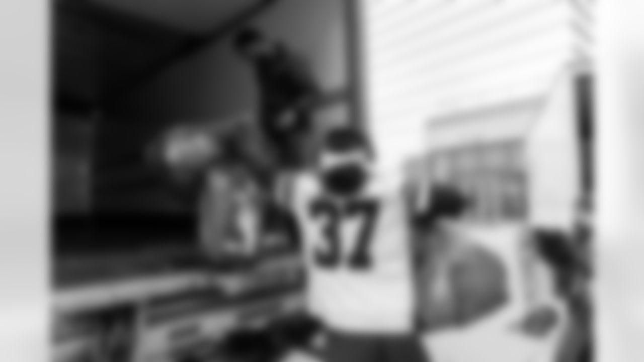 20251201_Rookie_Club_Angel Tree-36