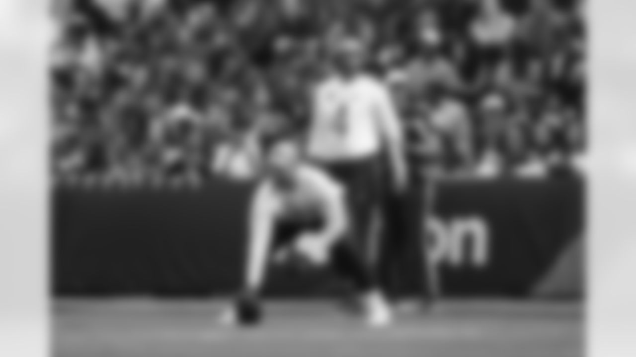 Dallas Cowboys quarterback Dak Prescott (4) takes a snap from tight end Jake Ferguson (87) during the 2026 Pro Bowl Game on Tuesday, February 3, 2026 in San Francisco, California. (Kara Durrette/NFL)