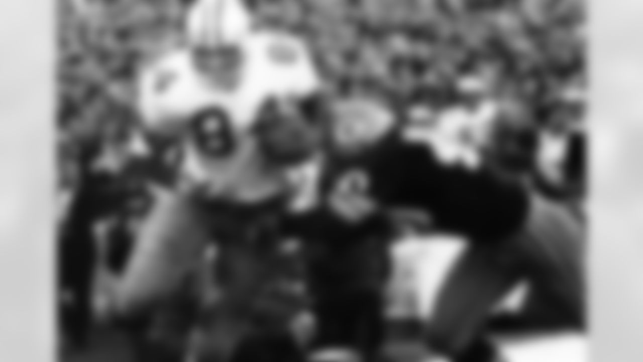 3) As part of the previously mentioned trade with the Chargers, the Cowboys sent San Diego this tight end whose work off the field overshadowed his accomplishments on the field. Who was he?
Discovered at tiny Johnson C. Smith in North Carolina, Pettis Norman played nine seasons in Dallas from 1962-70 before being traded to the Chargers. He recorded 1,672 yards and 14 touchdowns with the Cowboys, marks that still rank seventh among tight ends in team history. But away from the game, Norman became a key figure in Dallas' civil rights movement, helping to organize marches and, along with Dave Manders, breaking the Cowboys' own color barrier in 1965 as they became the first Black and White players to share a room together. Though he later declined an opportunity to run for mayor, Norman stayed involved in the community throughout his life, notably with the Dallas Together Forum he founded. He passed away in July of this year at the age of 86.