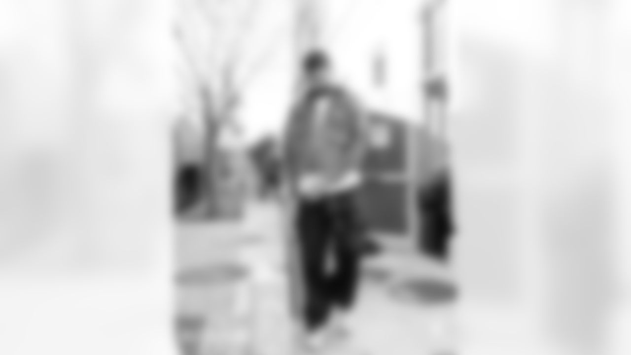 20260104_DAL_vs_NYG_Arrivals-6