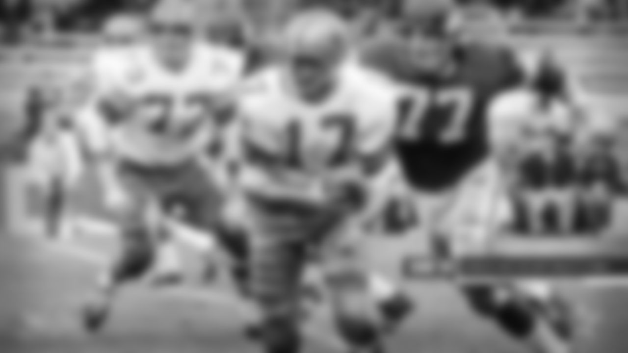Don Meredith (3rd), 1966 – The highest of the three finalists the Cowboys had for MVP that season, Meredith had a career-high 2,805 passing yards with 24 TDs, also a personal-best. His 15.8 yard per completion led the NFL for the second-straight season.