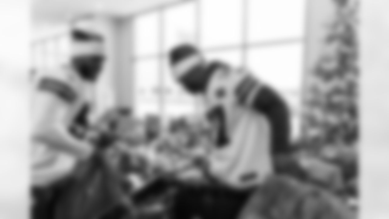 20251201_Rookie_Club_Angel Tree-17