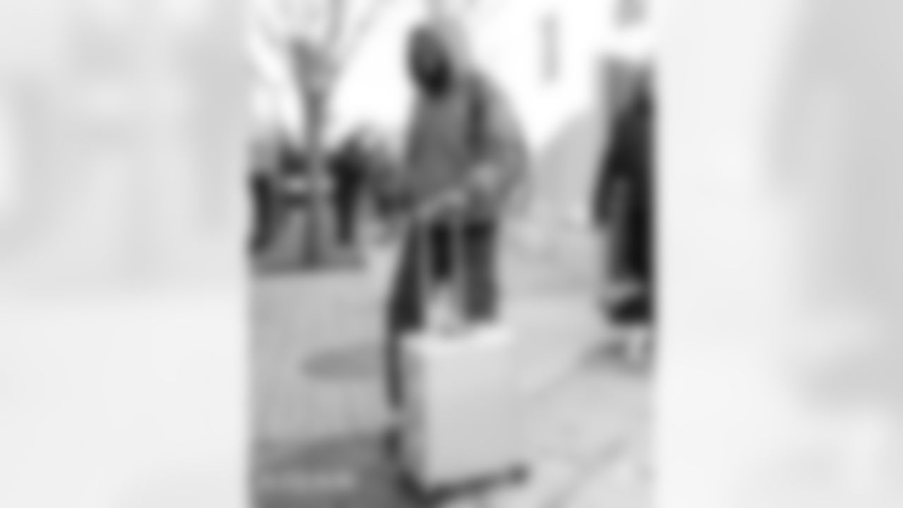 20260104_DAL_vs_NYG_Arrivals-2