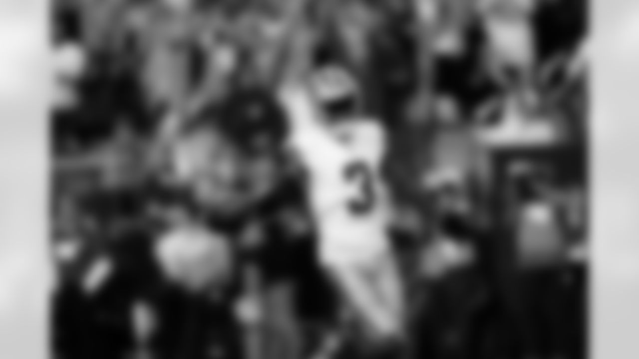 16 November 2025:   Views 
of the Dallas Cowboys during the first half of their NFL regular season game against the Las Vegas Raiders at Allegiant Stadium in Las Vegas, Nevada.  Photo by James D. Smith/Dallas Cowboys