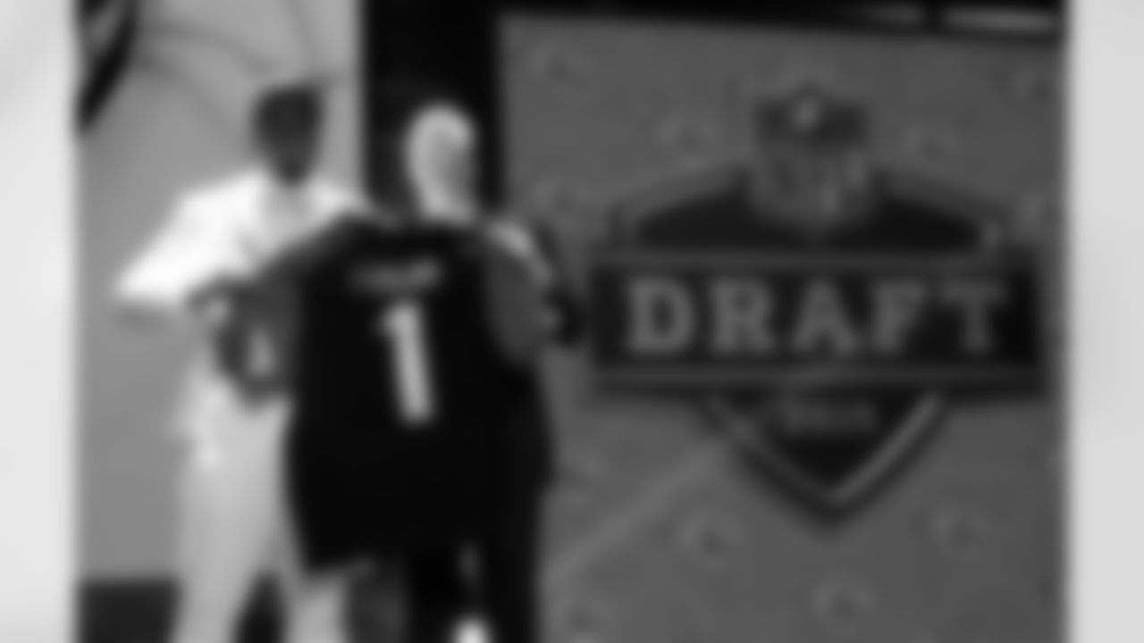 Just a few months after his impressive bowl game performance, Fowler was the No. 3 overall pick in the 2015 draft, selected by the Jaguars. Unfortunately for Fowler, he suffered a torn ACL in one of the first offseason practices and missed his entire 2015 rookie season.