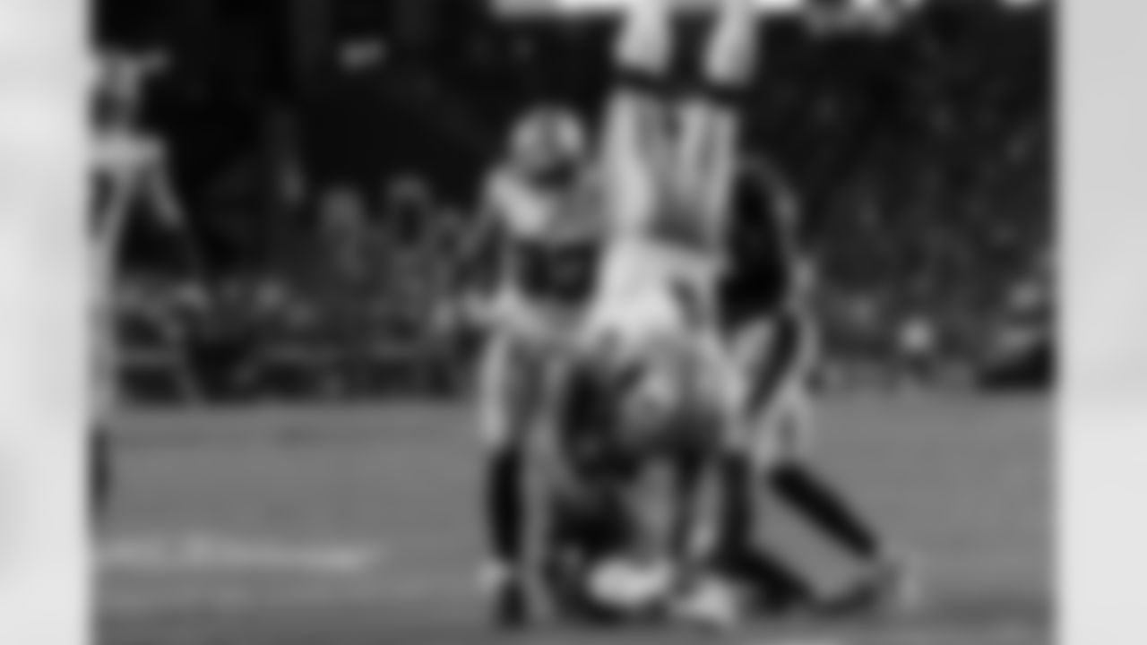 *20) Who has the most rushing TDs by any Cowboys quarterback but has just one against the Cardinals? *
Dak Prescott flipped over Cardinals defenders for this touchdown in 2017 on Monday Night Football. Prescott has 30 rushing touchdowns in his career, more than any other Cowboys quarterback.