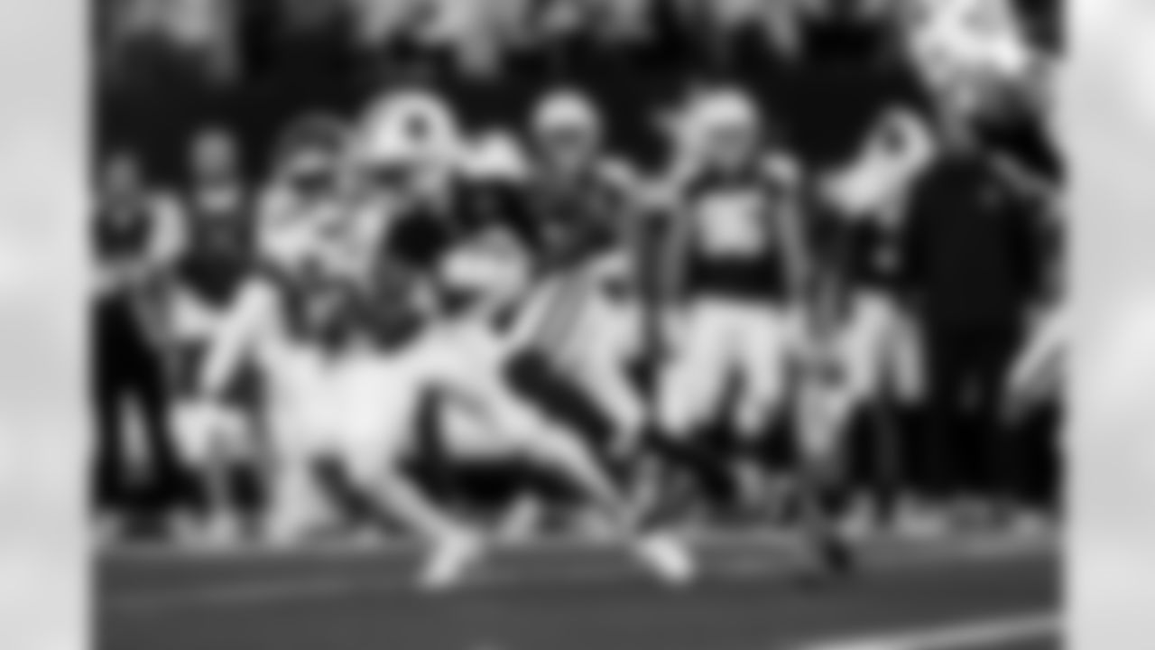 20251127_DAL_vs_KC_Action-88