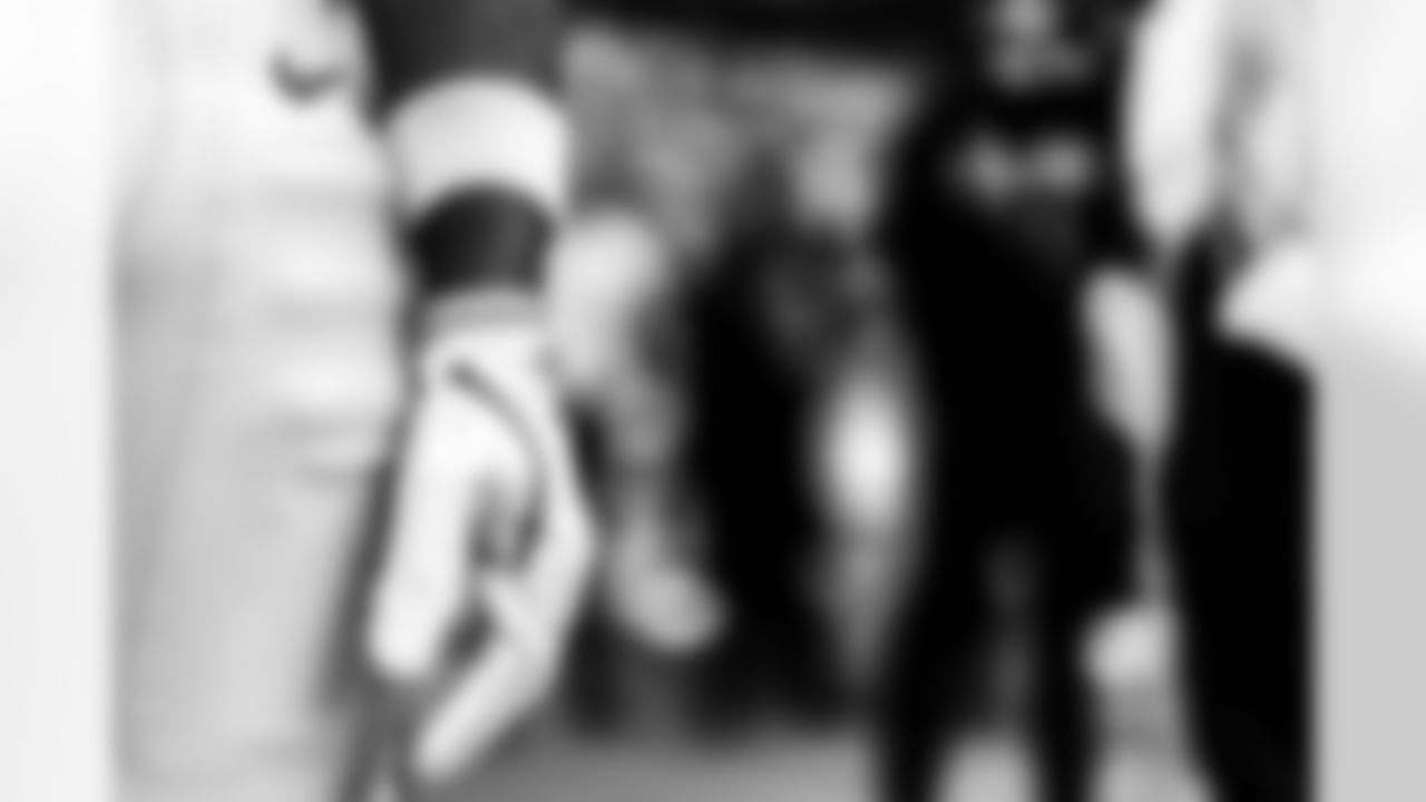 20251012_DAL_@_CAR-230