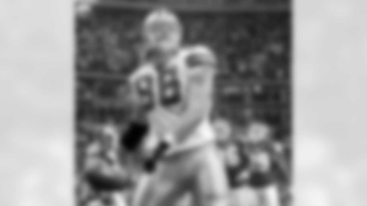 *3) This current NFL head coach scored the game-winning touchdown for Dallas in a 31-28 victory over Kansas City on Dec. 11, 2005. *
Current Detroit Lions head coach Dan Campbell was a tight end for the Cowboys from 2003-05, and the hero in this come-from-behind thriller. Down by four with 3:50 left in the game, the Cowboys drove 67 yards in 12 plays to the 1-yard line before Campbell then sealed the victory with just 22 seconds remaining. Primarily a blocking tight end, the score was his only catch of the game and just the second of two touchdowns he recorded during his time in Dallas.