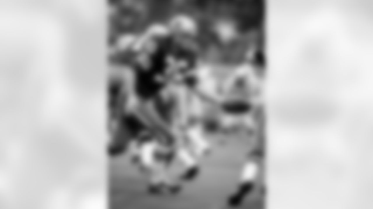 *5) Who is the only player in Cowboys history to throw a touchdown pass, run for a touchdown and catch a touchdown pass in the same game, doing so in a 38-17 win over Philadelphia on Dec. 12, 1967? *
To say Dan Reeves had a historical day would be an understatement. He first reached the end zone with a 5-yard catch in the second quarter and later rushed across the goal line from 1-yard out in the third frame. Then in the fourth, Reeves, who was a quarterback in college at the University of South Carolina, threw a 45-yard half-back pass to Lance Rentzel for the game's final touchdown. To this day, he is not only the lone player in Cowboys record books to achieve the feat, but he is also one of just 14 in NFL history to score all three ways in a single game.