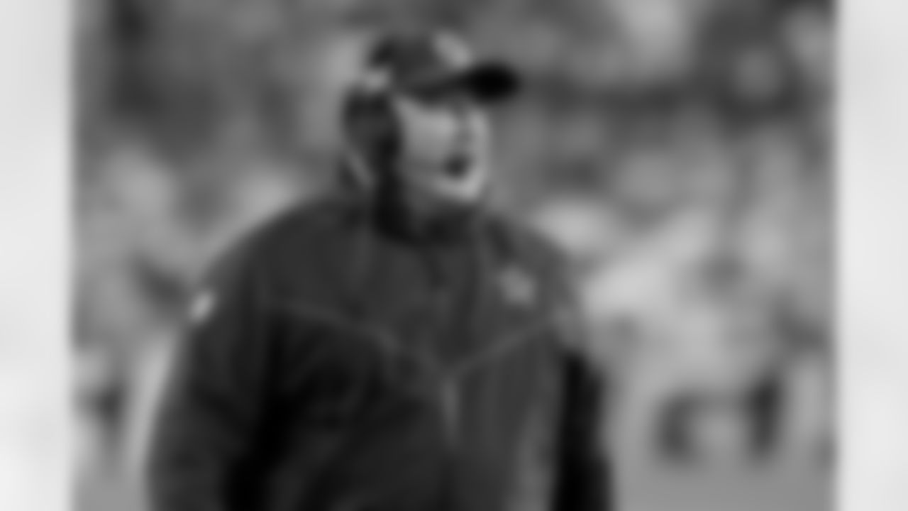 Dallas Cowboys head coach Mike McCarthy looks on during the first half of an NFL football game against the Pittsburgh Steelers, Sunday, Oct. 6, 2024, in Pittsburgh. (AP Photo/Matt Freed)