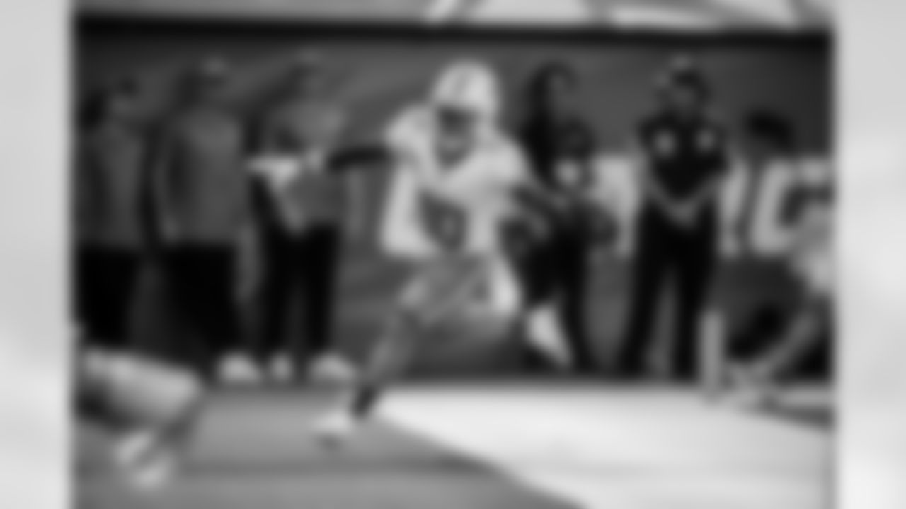 ÅÝܽÊÓÆµ Dolphins wide receiver Tyreek Hill (10) celebrates after making a catch for a touchdown during an NFL football game against the Los Angeles Chargers, Sunday, Sep. 10, 2023 in Inglewood, Calif. (Peter McMahon/ÅÝܽÊÓÆµ Dolphins)