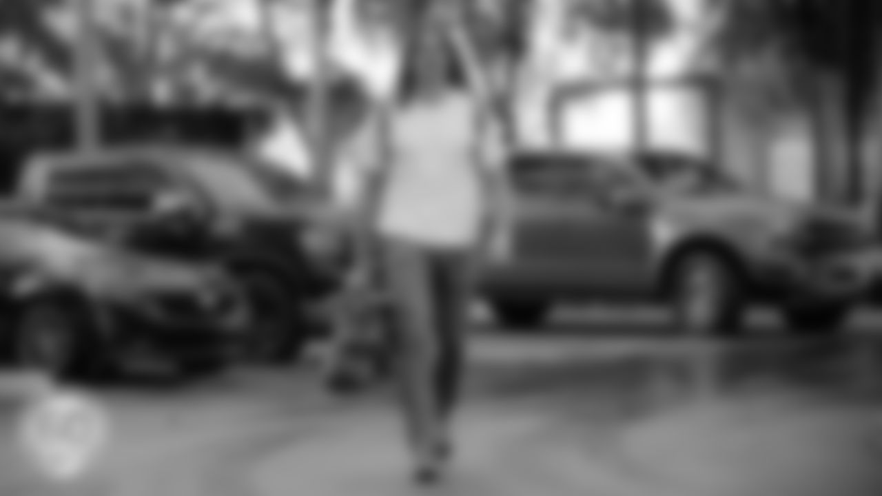 Miami Dolphins tight end Greg Dulcich (85) arrives before an NFL football game against the Cincinnati Bengals on Sunday, Dec. 21, 2025 in Miami Gardens, FL. (Raul Maristany/Miami Dolphins via AP)