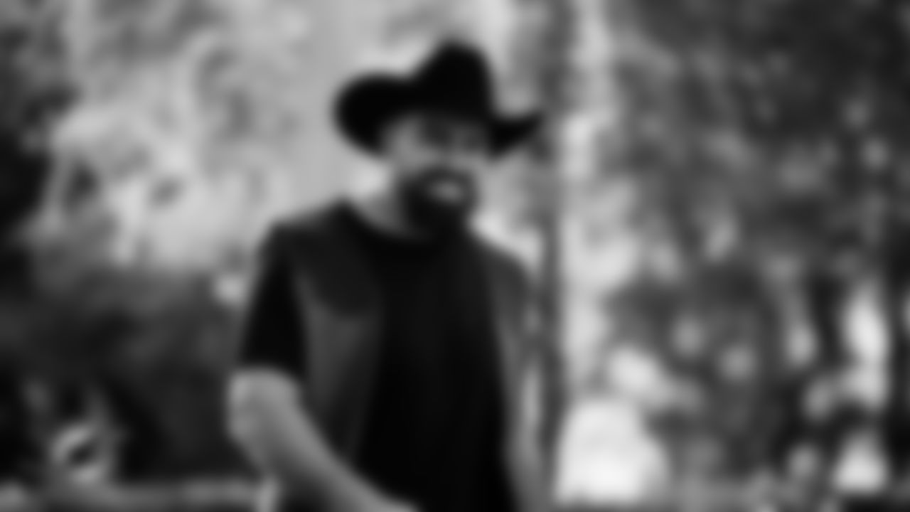 Miami Dolphins defensive tackle Zach Sieler (92) arrives before an NFL football game against the Baltimore Ravens on Thursday, Oct. 30, 2025 in Miami Gardens, FL. (Tomas Diniz Santos/Miami Dolphins via AP)