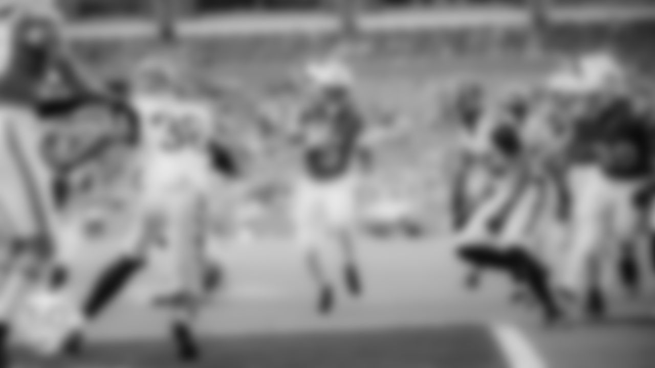 Miami Dolphins running back Jaylen Wright (5) runs the ball  into the end zone for a touchdown during an NFL football game against the Cincinnati Bengals on Sunday, Dec. 21, 2025 in Miami Gardens, FL. (Robby Illanes/Miami Dolphins via AP)