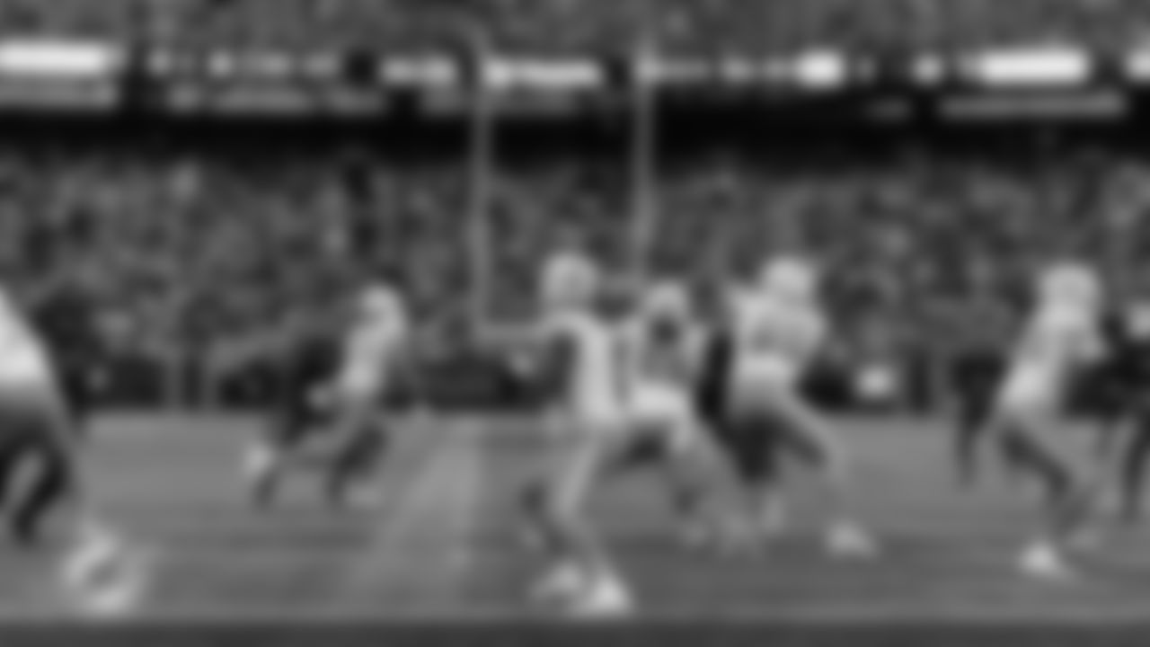 Miami Dolphins quarterback Tua Tagovailoa (1) looks to throw during an NFL football game against the New York Jets on Sunday, Dec. 7, 2025 in East Rutherford, NJ. (Tomas Diniz Santos/Miami Dolphins via AP)