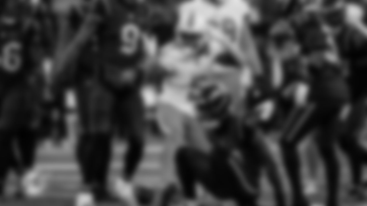 Miami Dolphins running back Jaylen Wright (5) celebrates during an NFL football game against the New York Jets on Sunday, Dec. 7, 2025 in East Rutherford, NJ. (Tomas Diniz Santos/Miami Dolphins via AP)