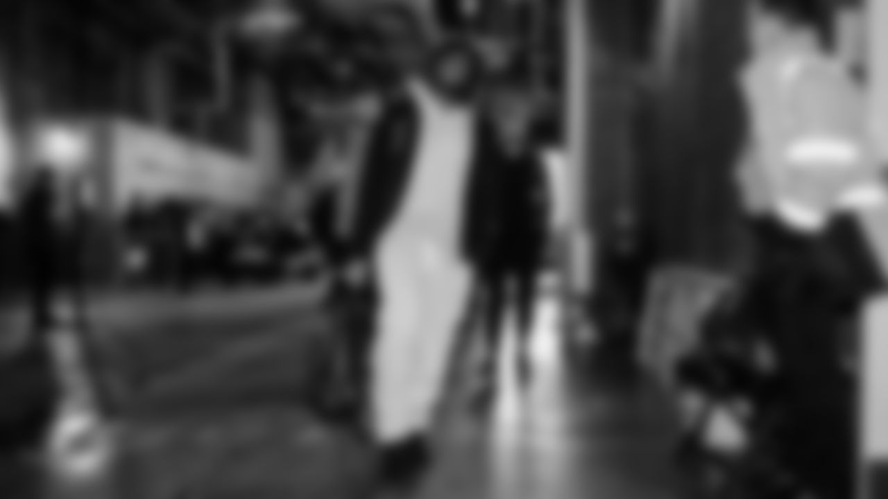 Miami Dolphins running back Jaylen Wright (5) arrives before an NFL football game against the New York Jets on Sunday, Dec. 7, 2025 in East Rutherford, NJ. (Tomas Diniz Santos/Miami Dolphins via AP)