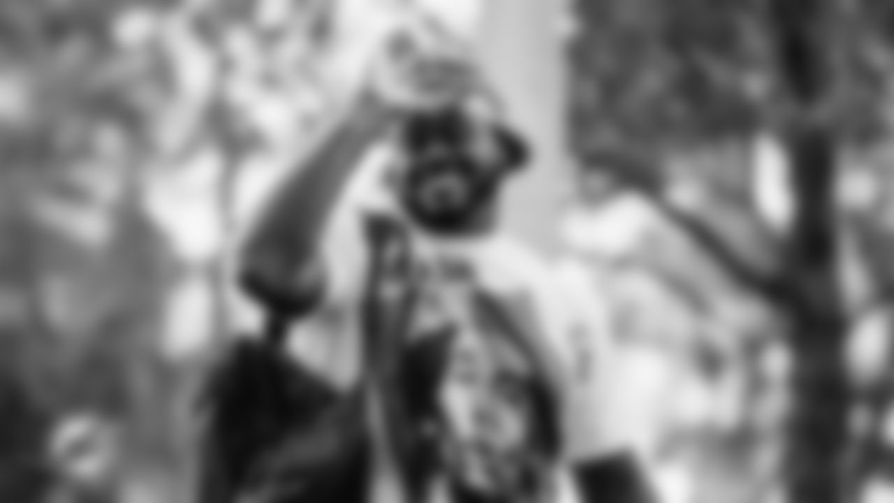 Miami Dolphins defensive tackle Zeek Biggers (93) arrives before an NFL football game against the Tampa Bay Buccaneers on Sunday, Dec. 28, 2025 in Miami Gardens, FL. (Tomas Diniz Santos/Miami Dolphins via AP)