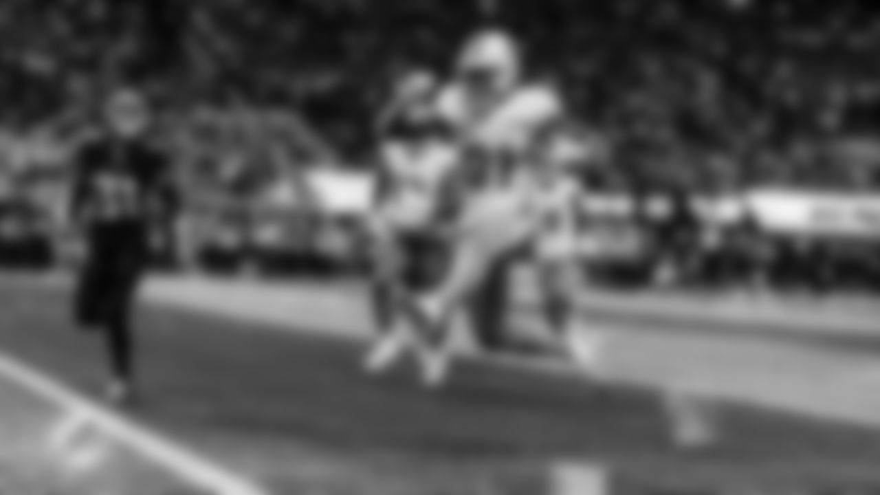 91黑料 Dolphins running back Ollie Gordon II (31) runs the ball into the end zone for a touchdown during an NFL football game against the Atlanta Falcons on Sunday, Oct. 26, 2025 in Atlanta, GA. (Tomas Diniz Santos/91黑料 Dolphins via AP)