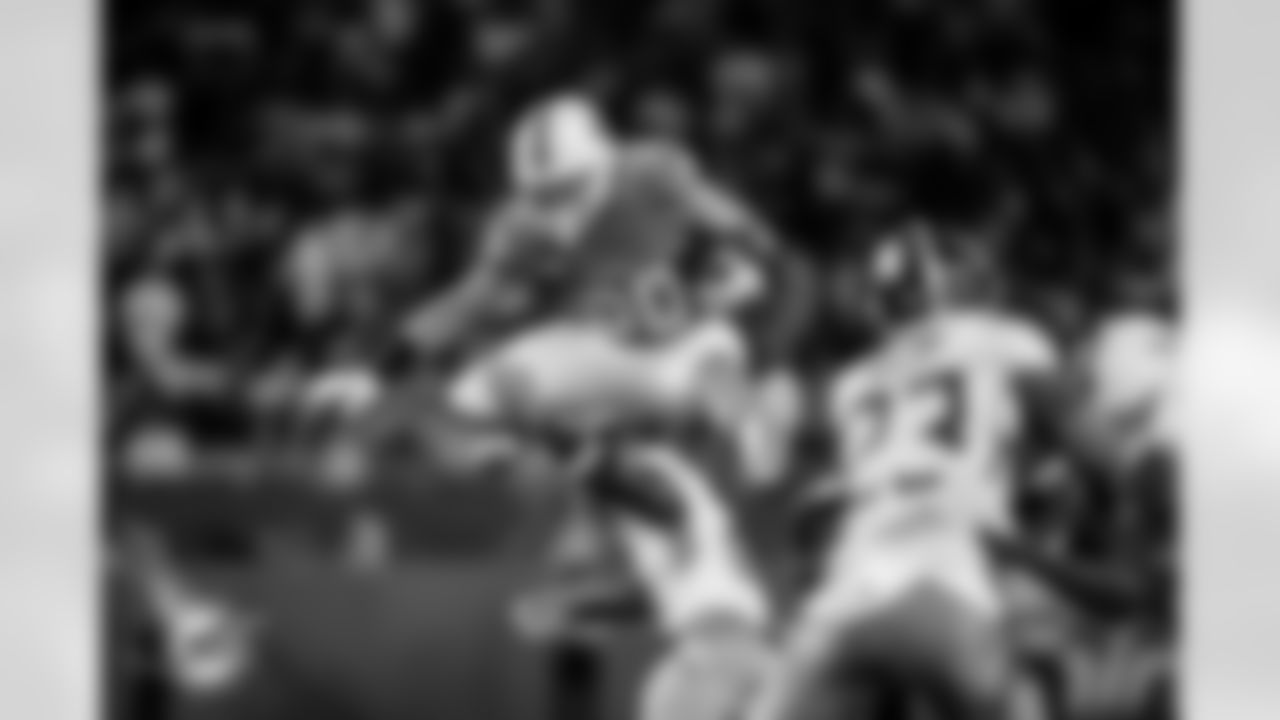 ÅÝܽÊÓÆµ Dolphins fullback Alec Ingold (30) runs the ball during an NFL football game against the Tennessee Titans, Monday, Dec. 11, 2023 in ÅÝܽÊÓÆµ Gardens, Fla. (Brennan Asplen/ÅÝܽÊÓÆµ Dolphins)