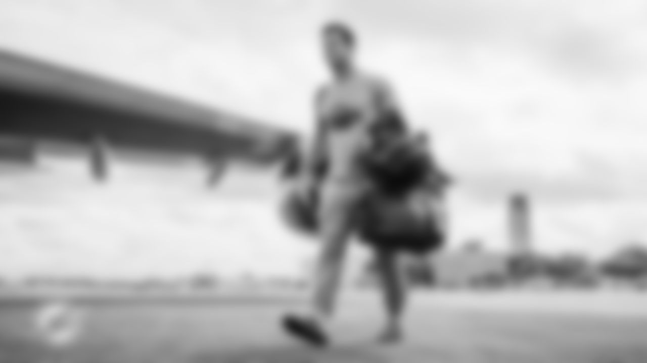 Miami Dolphins longsnapper Joe Cardona (49) during arrivals to the plane for travel to Pittsburgh on Saturday, Dec. 13, 2025, in Fort Lauderdale, Fla. (Tomas Diniz Santos/Miami Dolphins)