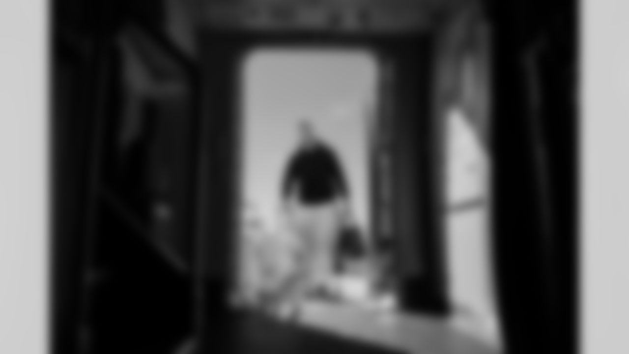 Miami Dolphins tight end Hayden Rucci (87) during arrivals to the plane for travel to Boston on Saturday, Jan. 3, 2026, in Fort Lauderdale, Fla. (Tomas Diniz Santos/Miami Dolphins)