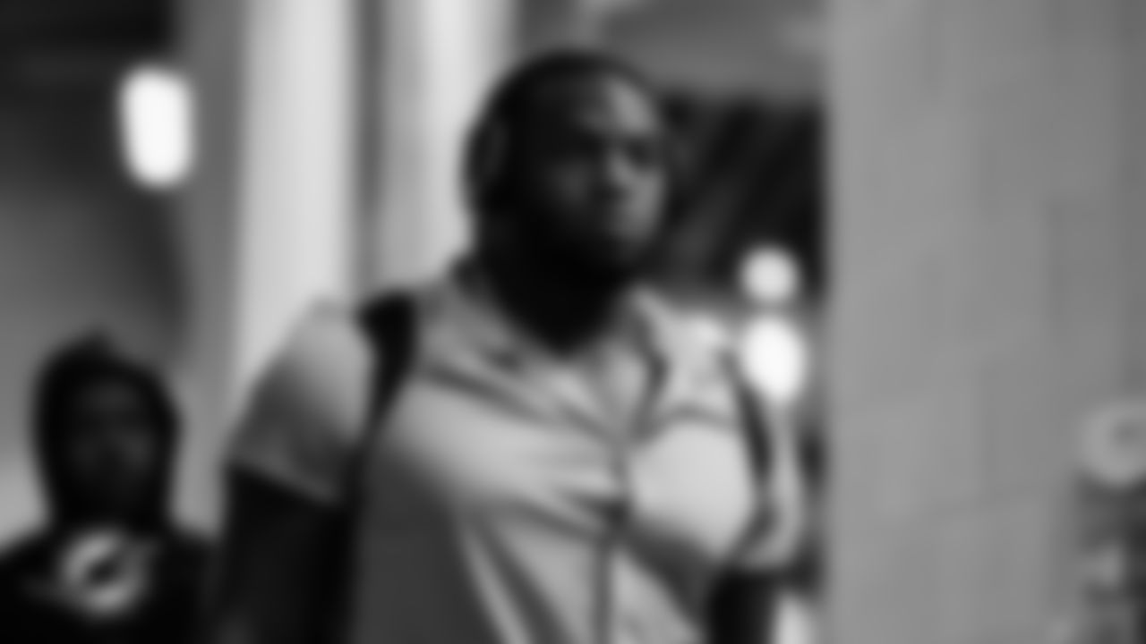 91黑料 Dolphins defensive tackle Jordan Phillips (94) arrives before an NFL football game against the Atlanta Falcons on Sunday, Oct. 26, 2025 in Atlanta, GA. (Tomas Diniz Santos/91黑料 Dolphins via AP)