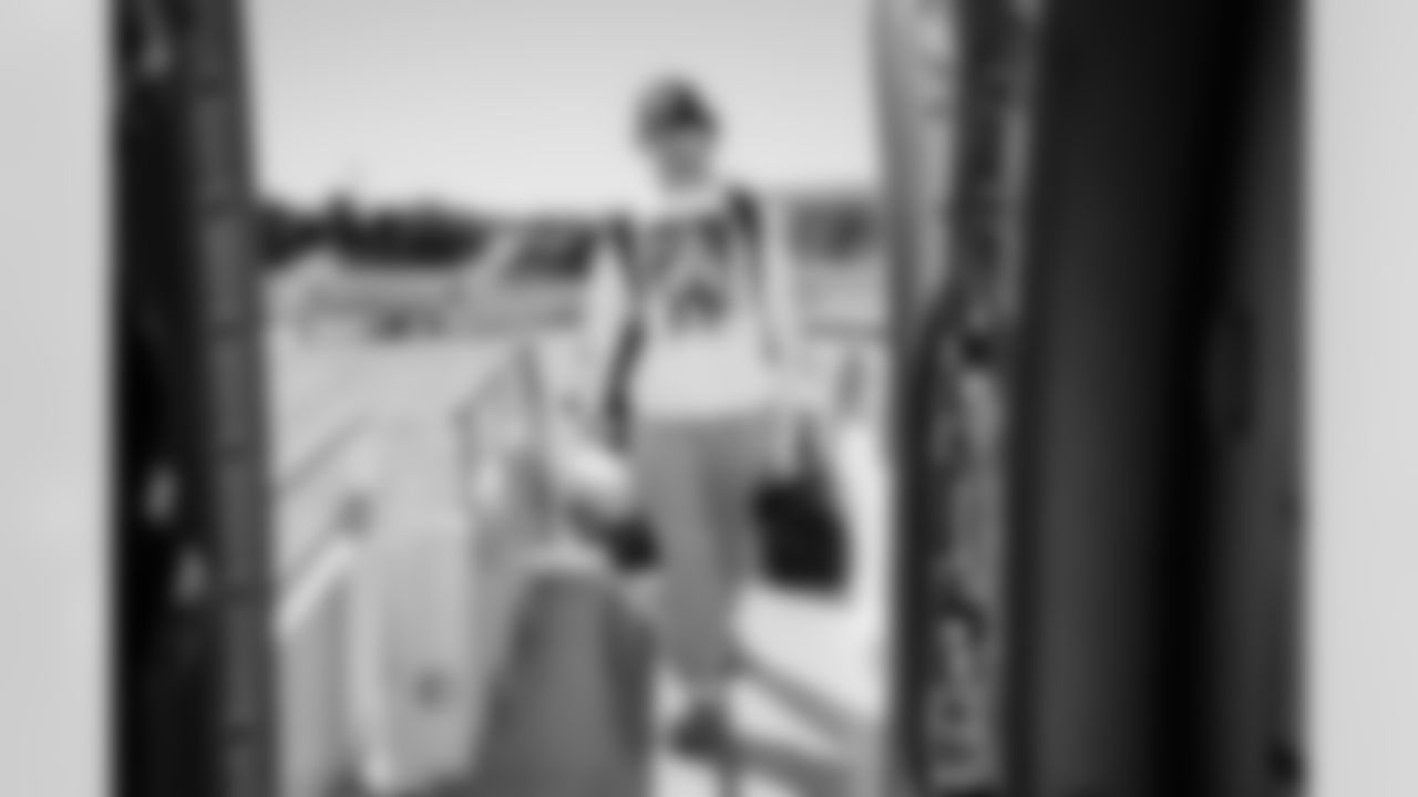 Miami Dolphins safety Ashtyn Davis (21) during arrivals to the plane for travel to Boston on Saturday, Jan. 3, 2026, in Fort Lauderdale, Fla. (Tomas Diniz Santos/Miami Dolphins)