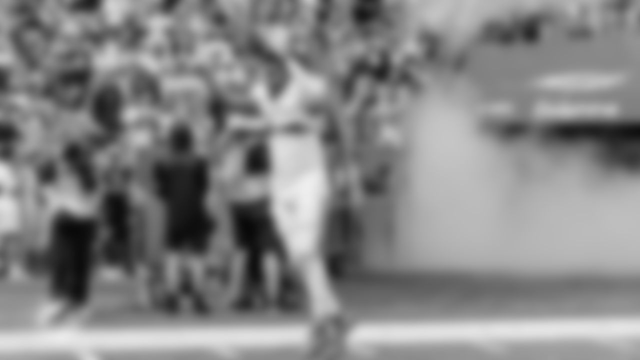 Miami Dolphins wide receiver Jaylen Waddle (17) exits the tunnel before an NFL football game against the New Orleans Saints on Sunday, Nov. 30, 2025 in Miami Gardens, FL. (Lauren Sopourn/Miami Dolphins via AP)