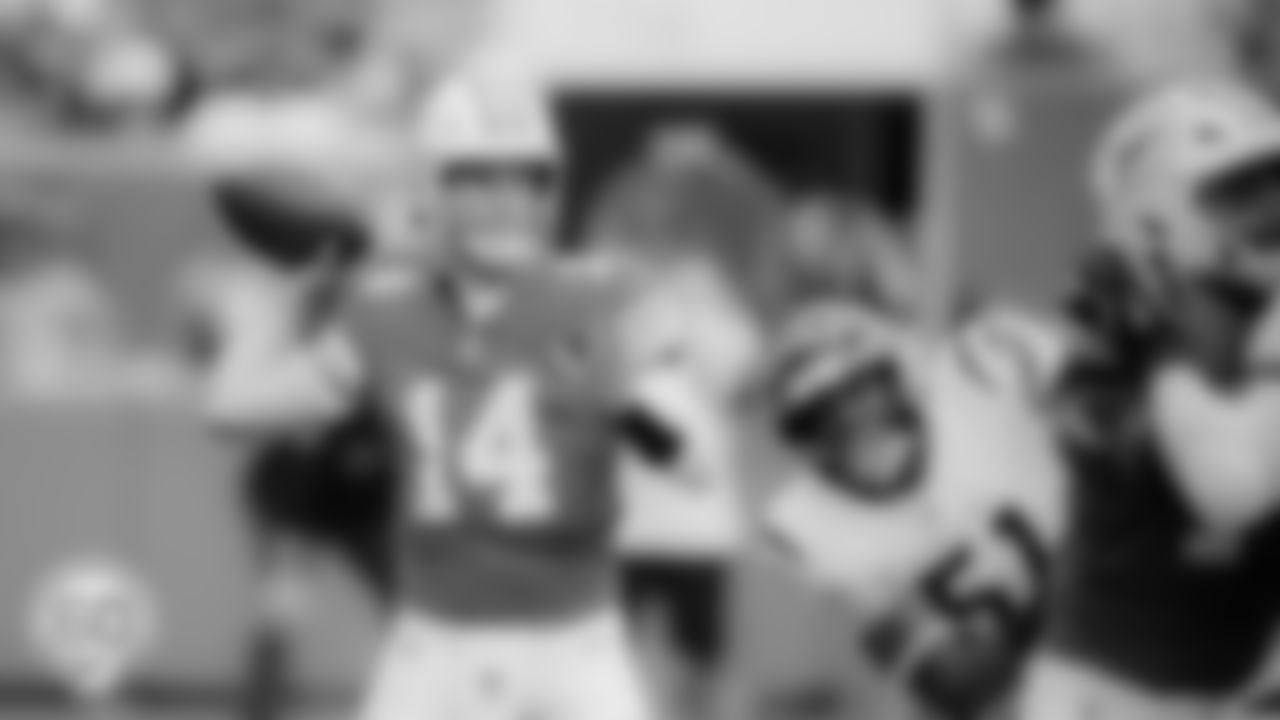 Miami Dolphins quarterback Quinn Ewers (14) throws the ball during an NFL football game against the Cincinnati Bengals on Sunday, Dec. 21, 2025 in Miami Gardens, FL. (Tomas Diniz Santos/Miami Dolphins via AP)