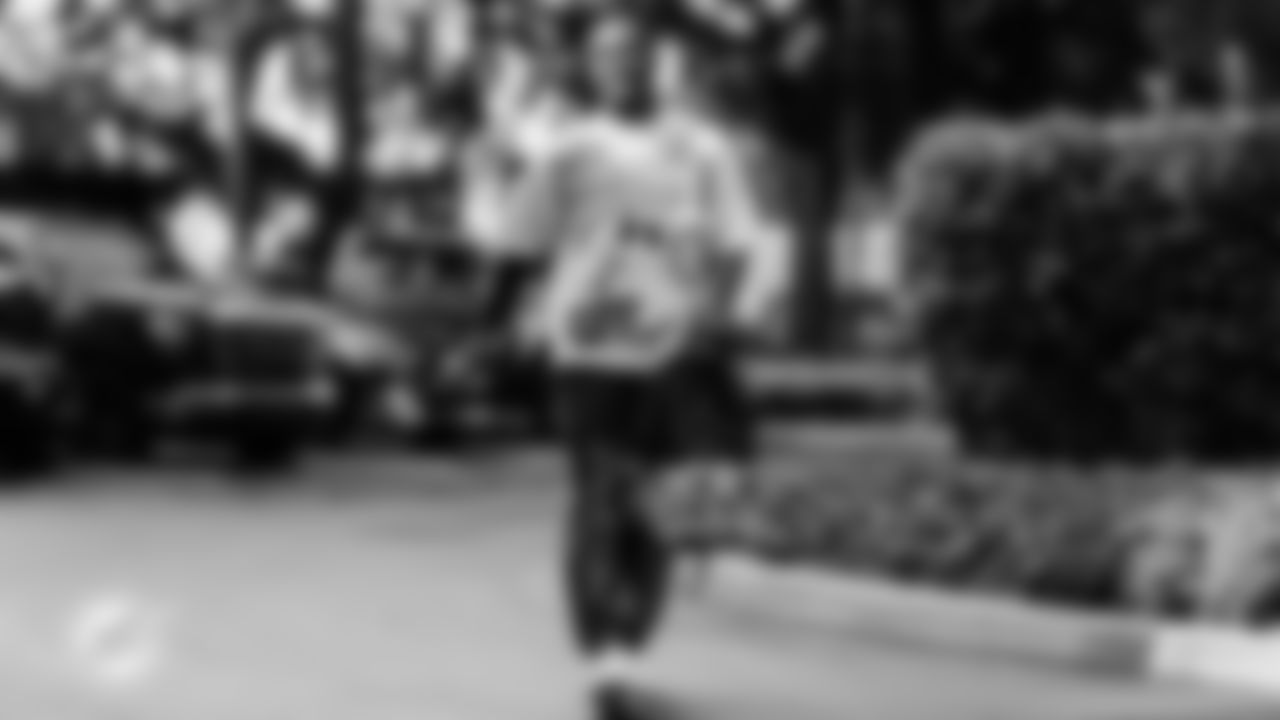 Miami Dolphins running back De'Von Achane (28) arrives before an NFL football game against the Buffalo Bills on Sunday, Nov. 9, 2025 in Miami Gardens, Fla. (Tomas Diniz Santos/Miami Dolphins via AP)