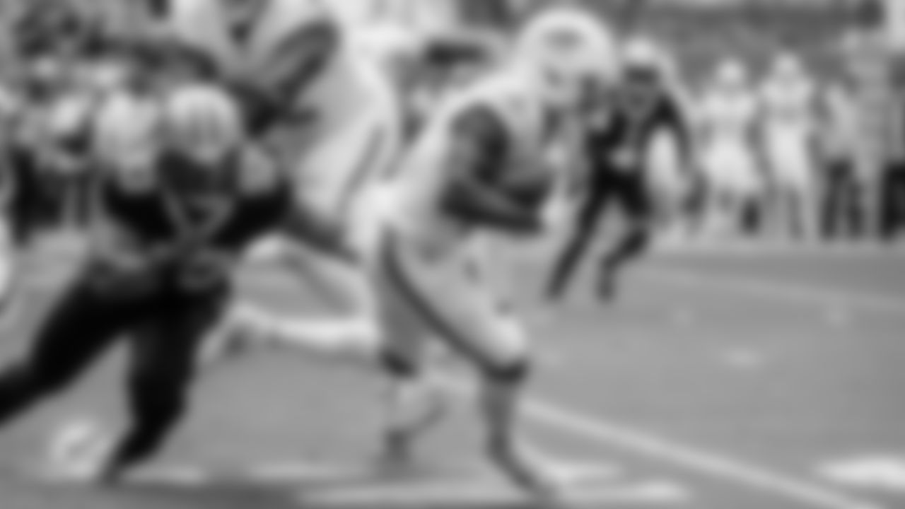 Miami Dolphins wide receiver Malik Washington (6) makes a catch during an NFL football game against the New Orleans Saints on Sunday, Nov. 30, 2025 in Miami Gardens, FL. (Ruben Gonzalez/Miami Dolphins via AP)