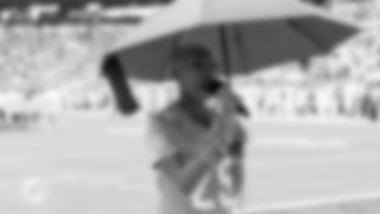 Laurana Strachan sings the National Anthem before an NFL football game against the New Orleans Saints on Sunday, Nov. 30, 2025 in Miami Gardens, FL. (Lauren Sopourn/Miami Dolphins via AP)