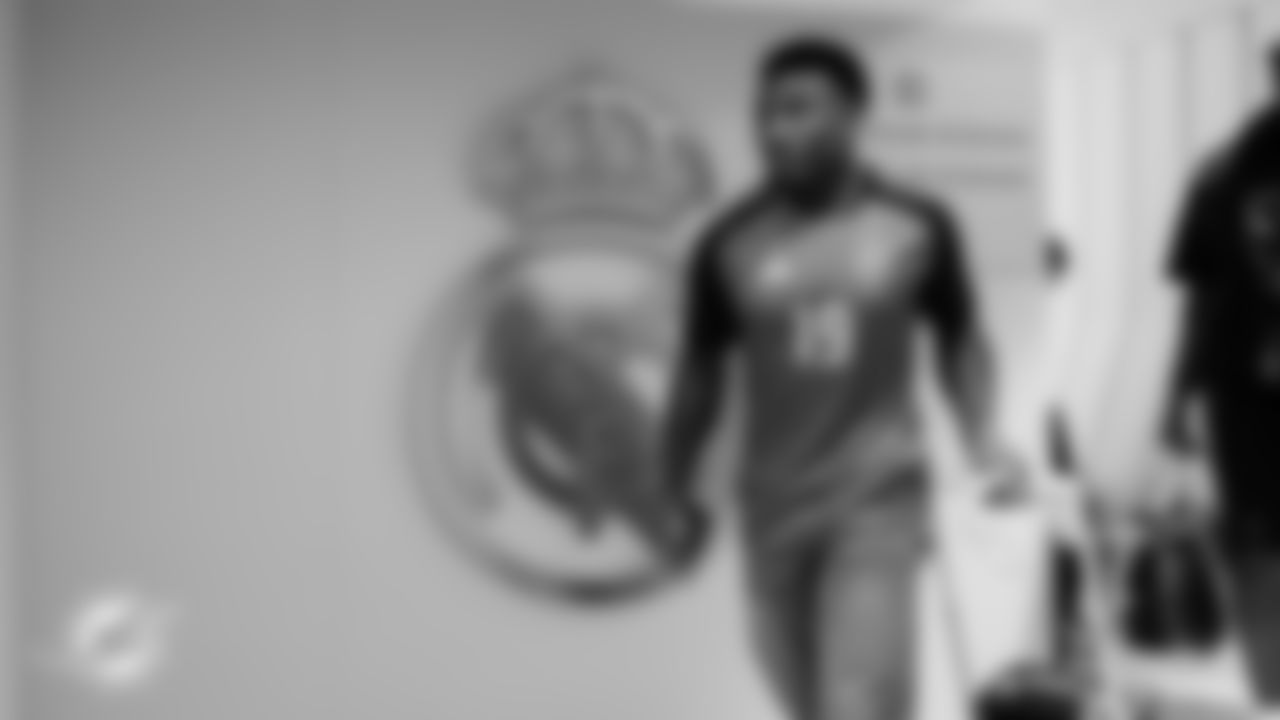 Miami Dolphins wide receiver Malik Washington (6) arrives before an NFL football game against the Washington Commanders on Sunday, Nov. 16, 2025 in Madrid. (Tomas Diniz Santos/Miami Dolphins via AP)