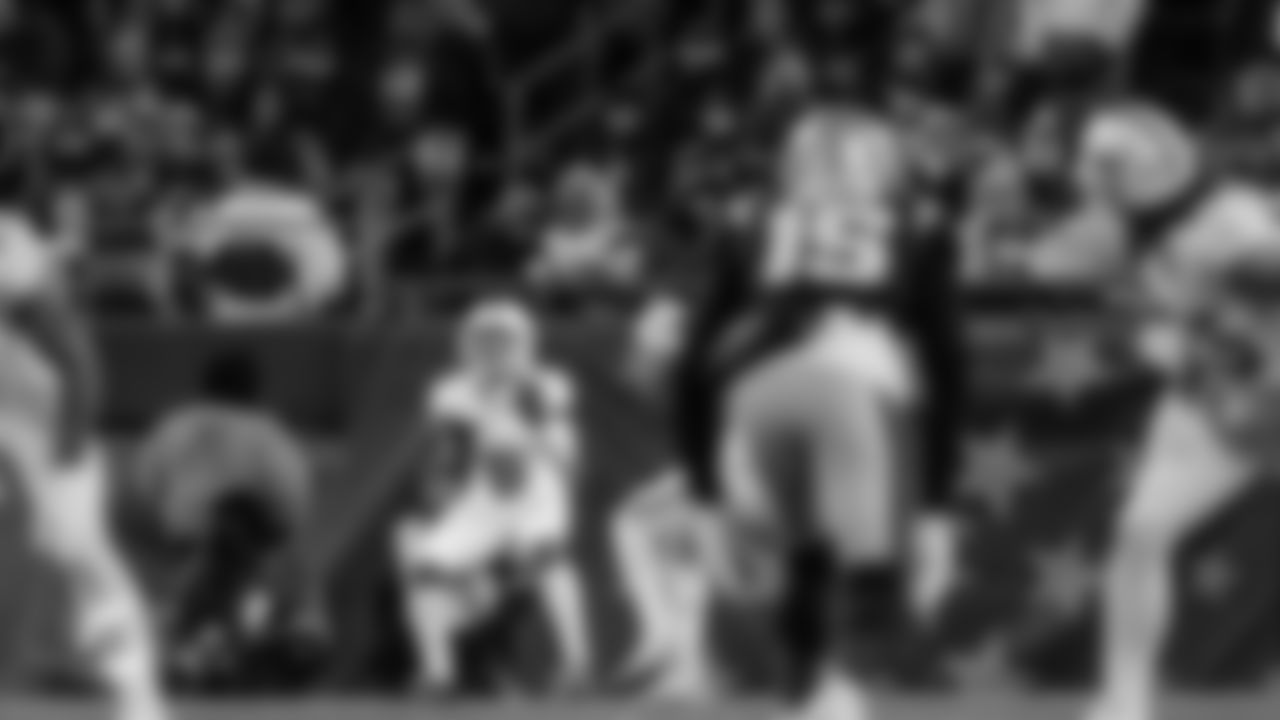 Miami Dolphins wide receiver Malik Washington (6) makes a catch for a kick return during an NFL football game against the New England Patriots on Sunday, Jan. 4, 2026 in Foxborough, Mass. (Ryan Lee/Miami Dolphins via AP)