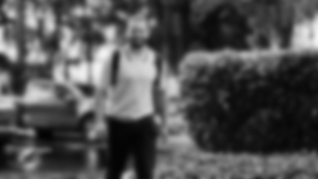 Miami Dolphins fullback Alec Ingold (30) arrives before an NFL football game against the New Orleans Saints on Sunday, Nov. 30, 2025 in Miami Gardens, FL. (Tomas Diniz Santos/Miami Dolphins via AP)