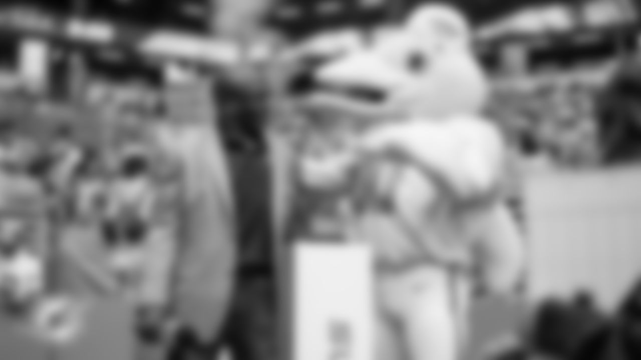 Miami Dolphins alum O.J. McDuffie chant starts before an NFL football game against the New Orleans Saints on Sunday, Nov. 30, 2025 in Miami Gardens, FL. (Ruben Gonzalez/Miami Dolphins via AP)