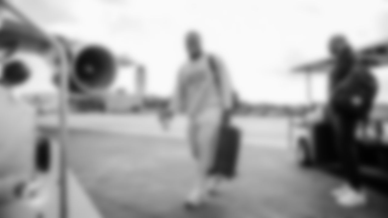 Miami Dolphins linebacker K.J. Britt (3) during arrivals to the plane for travel to New York on Saturday, Dec. 6, 2025, in Fort Lauderdale, Fla. (Tomas Diniz Santos/Miami Dolphins)