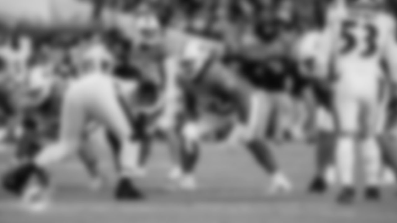 Miami Dolphins offensive lineman Jonah Savaiinaea (72) sets at the line of scrimmage during an NFL football game against the Baltimore Ravens on Thursday, Oct. 30, 2025 in Miami Gardens, FL. (Tomas Diniz Santos/Miami Dolphins via AP)