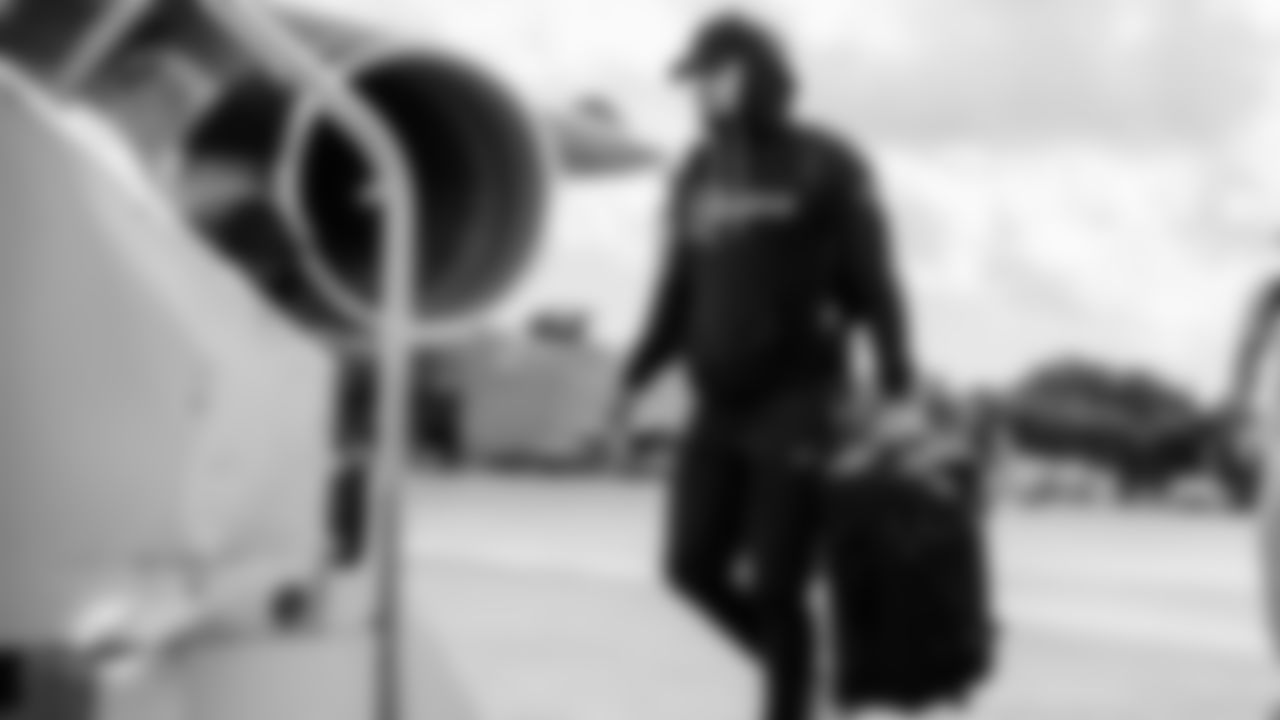 Miami Dolphins safety Minkah Fitzpatrick (29) during arrivals to the plane for travel to New York on Saturday, Dec. 6, 2025, in Fort Lauderdale, Fla. (Tomas Diniz Santos/Miami Dolphins)