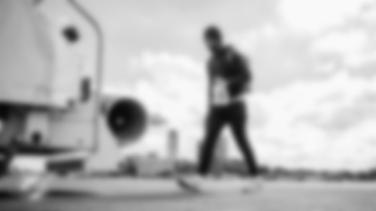 Miami Dolphins safety Ifeatu Melifonwu (9) during arrivals to the plane for travel to New York on Saturday, Dec. 6, 2025, in Fort Lauderdale, Fla. (Tomas Diniz Santos/Miami Dolphins)