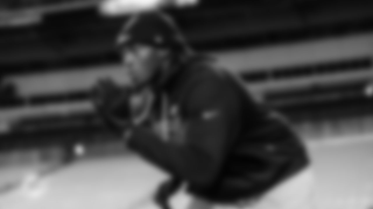 Miami Dolphins tackle Patrick Paul (52) warms up before an NFL football game against the Pittsburgh Steelers on Monday, Dec. 15, 2025 in Pittsburgh, PA. (Tomas Diniz Santos/Miami Dolphins via AP)