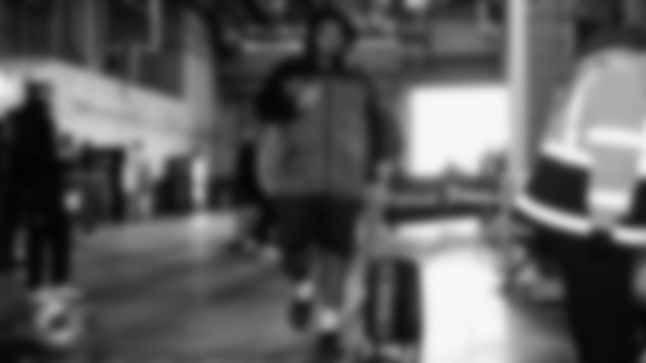 Miami Dolphins offensive lineman Jonah Savaiinaea (72) arrives before an NFL football game against the New York Jets on Sunday, Dec. 7, 2025 in East Rutherford, NJ. (Tomas Diniz Santos/Miami Dolphins via AP)