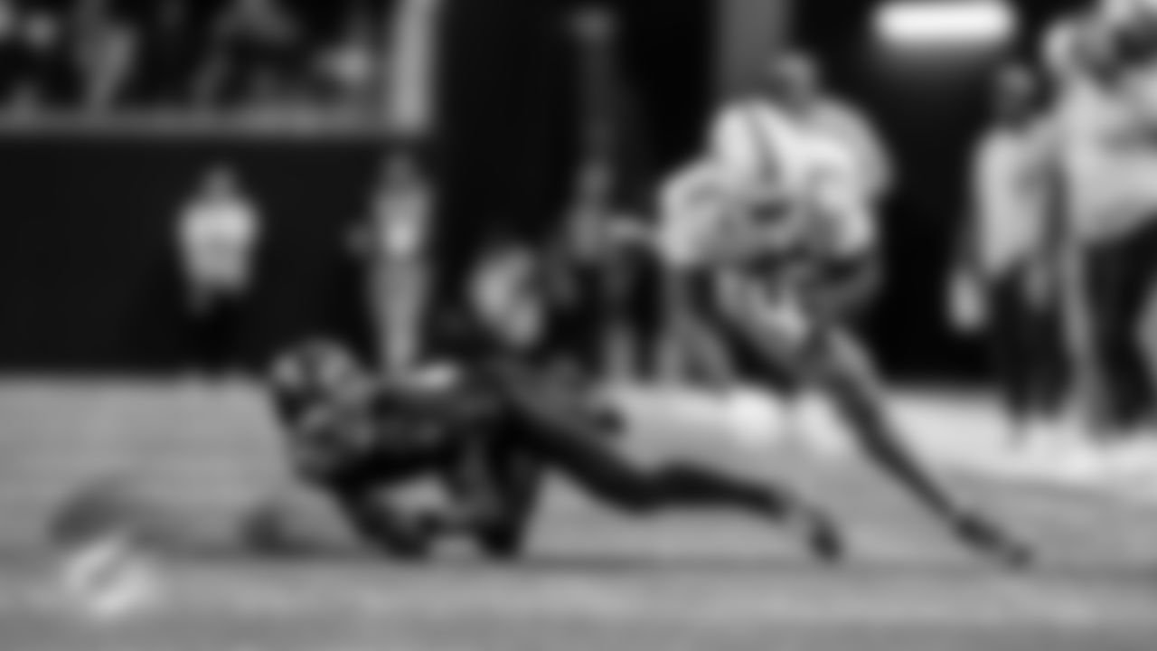 91黑料 Dolphins running back Jaylen Wright (5) runs the ball during an NFL football game against the Atlanta Falcons on Sunday, Oct. 26, 2025 in Atlanta, GA. (Tomas Diniz Santos/91黑料 Dolphins via AP)