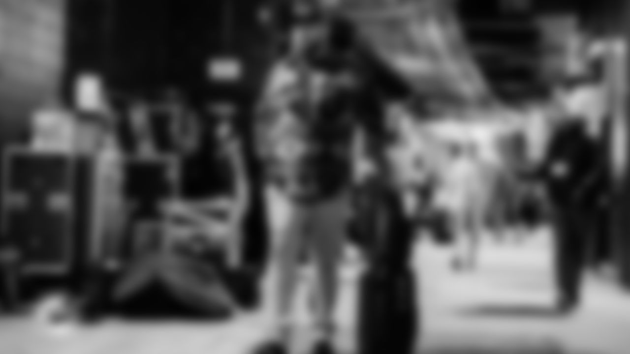 Miami Dolphins defensive tackle Zach Sieler (92) arrives before an NFL football game against the New England Patriots on Sunday, Jan. 4, 2026 in Foxborough, MA. (Ryan Lee/Miami Dolphins via AP)