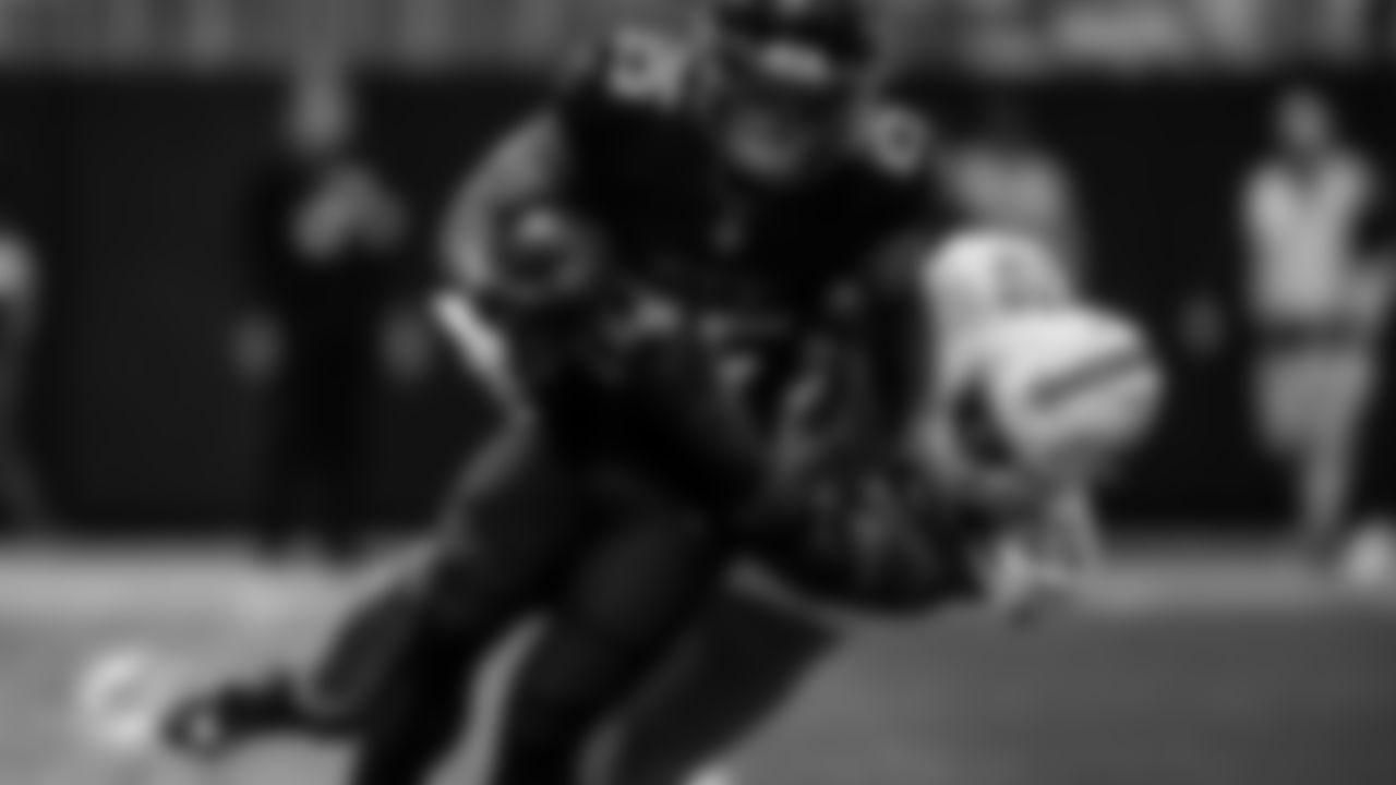 Miami Dolphins linebacker Jordyn Brooks (20) makes a tackle during an NFL football game against the Atlanta Falcons on Sunday, Oct. 26, 2025 in Atlanta, GA. (Tomas Diniz Santos/Miami Dolphins via AP)