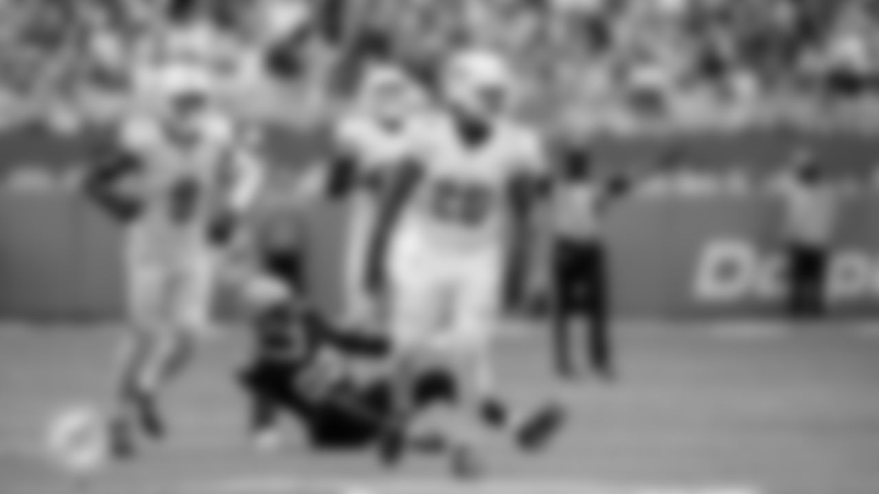 Miami Dolphins linebacker Tyrel Dodson (25) celebratesd during an NFL football game against the New Orleans Saints on Sunday, Nov. 30, 2025 in Miami Gardens, FL. (Tomas Diniz Santos/Miami Dolphins via AP)