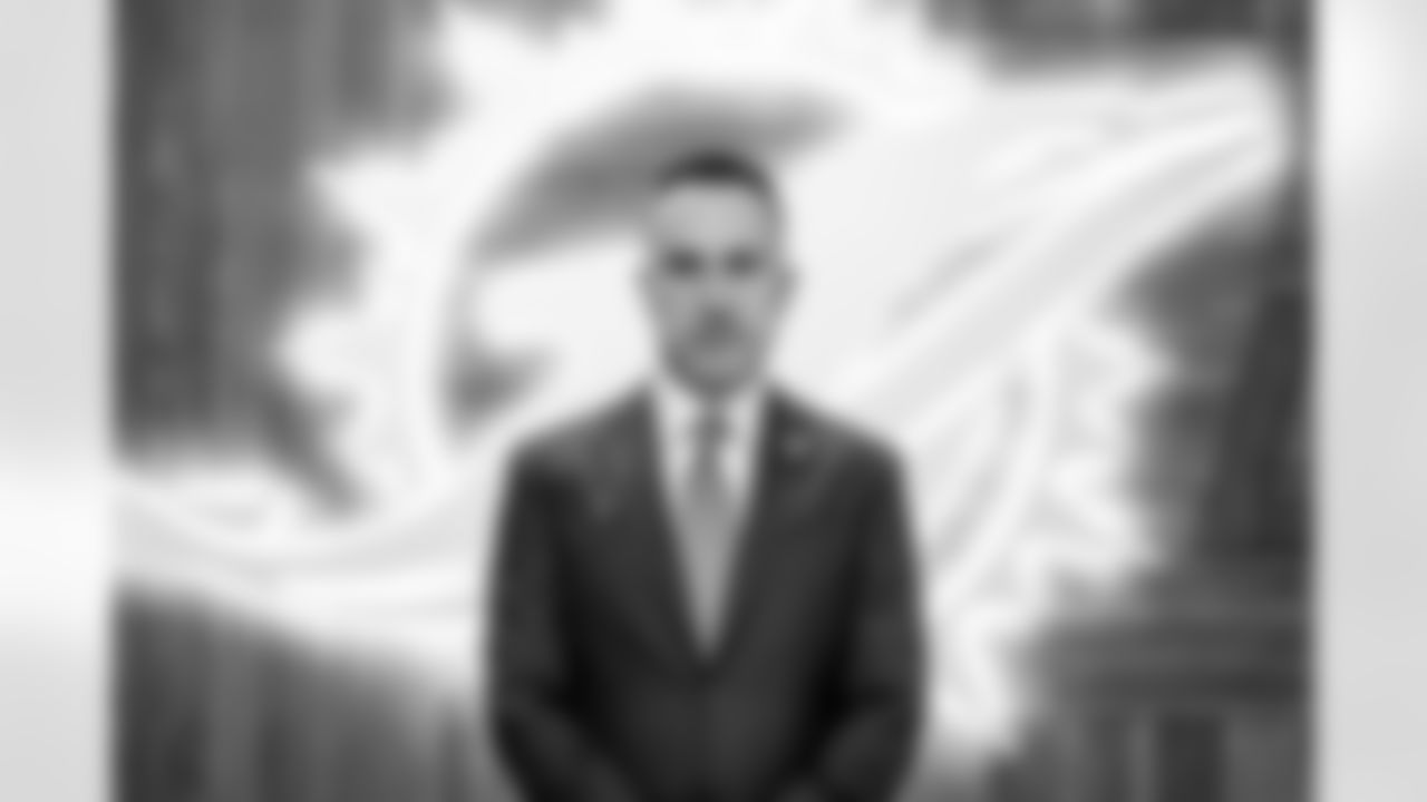 Miami Dolphins new head coach Jeff Hafley signs his contract at the Baptist Health Training Facility on Thursday, Jan. 22, 2026, in Miami Gardens, Fla. (Peter McMahon/Miami Dolphins)